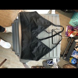 Black lulu lemon sports bra